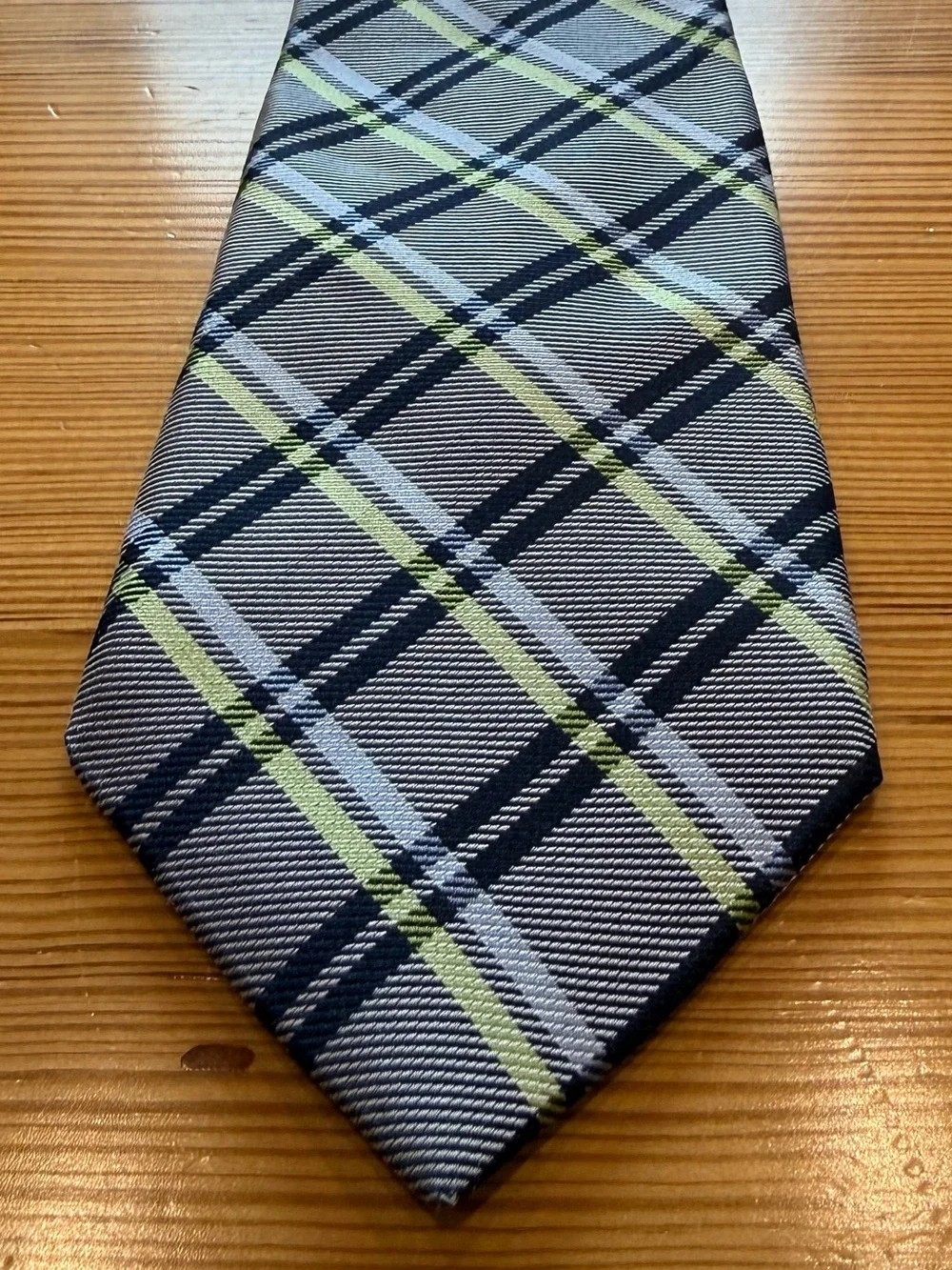 Nordstrom Men’s 100% Silk Tie Gray Navy Green Plaid Made in USA 61.5”